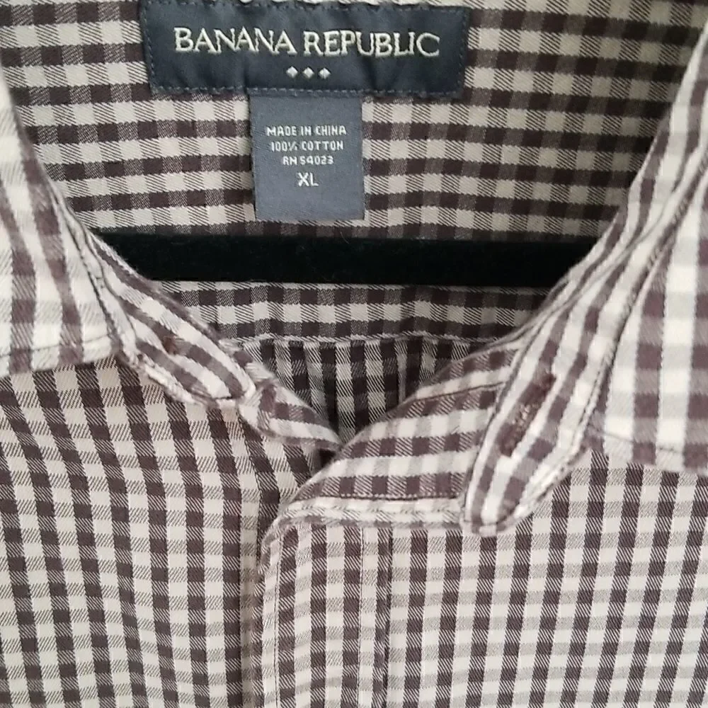 Banana Republic brown/tan shirt. Size XL. 100% cotton.